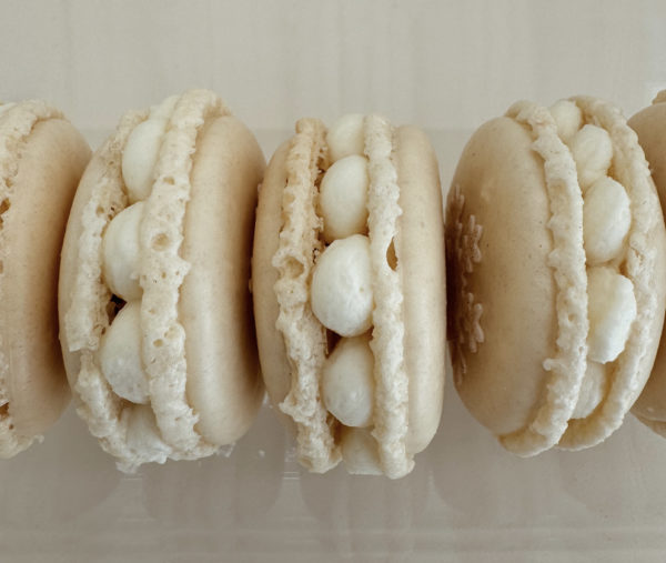 Macaron piña colada